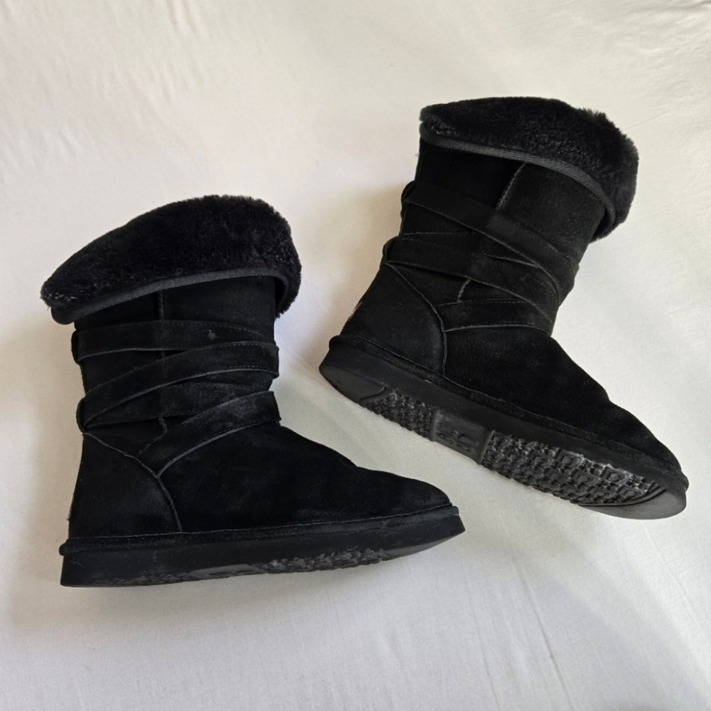 Lamo black suede leather boots faux shearling lined wrap around straps sz 8.5